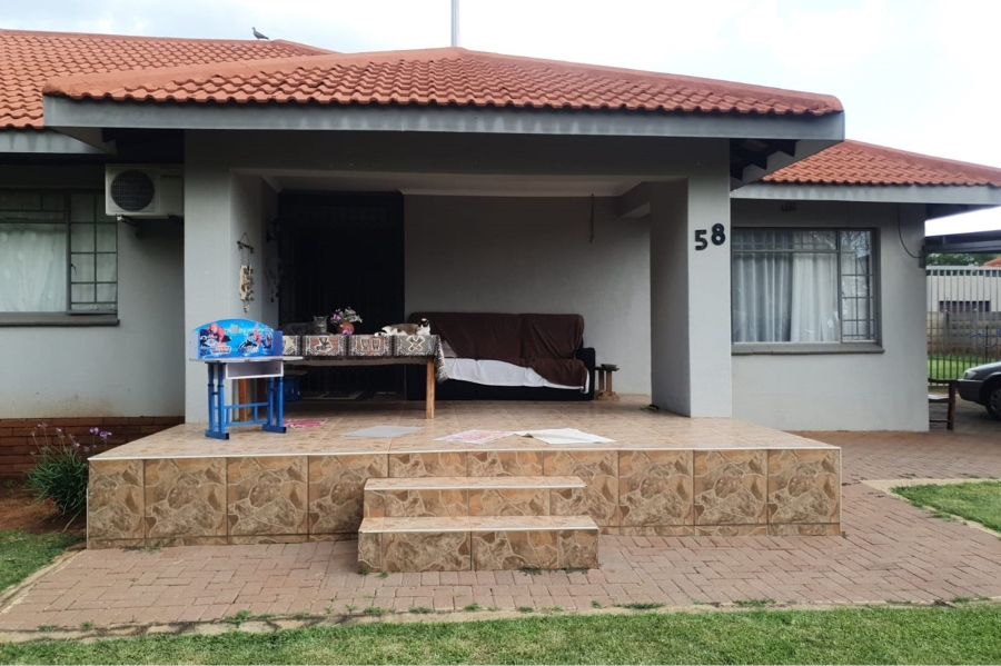 3 Bedroom Property for Sale in Vaalpark Free State